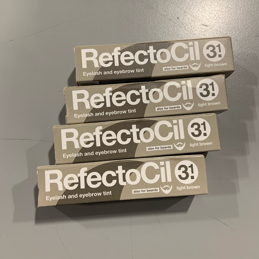 4 pcs Light brown REFECTOCIL Eyebrow & Eyelash Tint
- also for beard & hair